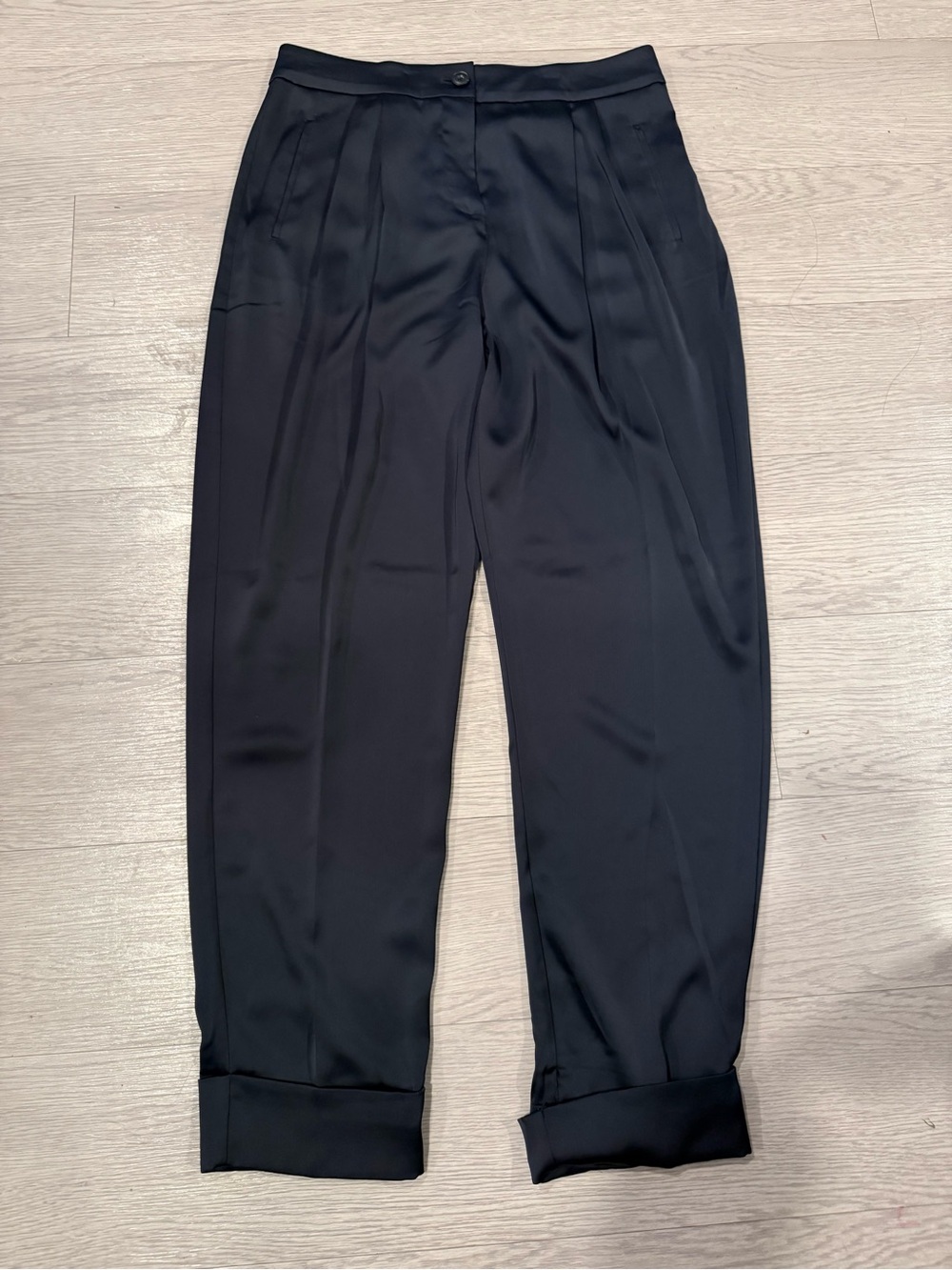 ATM Anthony Thomas Melillo Tailored Pleated Cuffed Satin Pants Size 6 - Picture 2 of 5